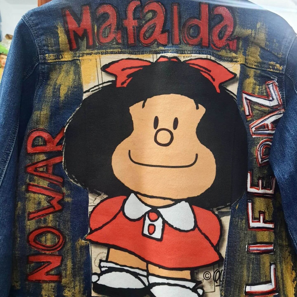 Veste vaquera Mafalda peint à la main et cheveux artificiels