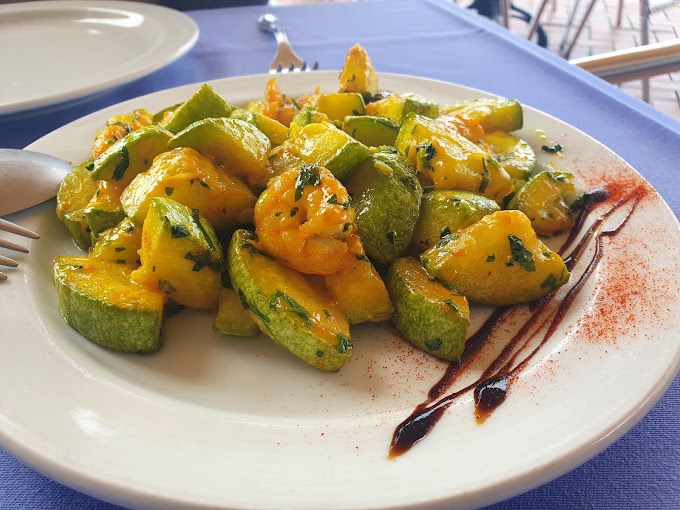Salteado de Calabacines con Gambas
